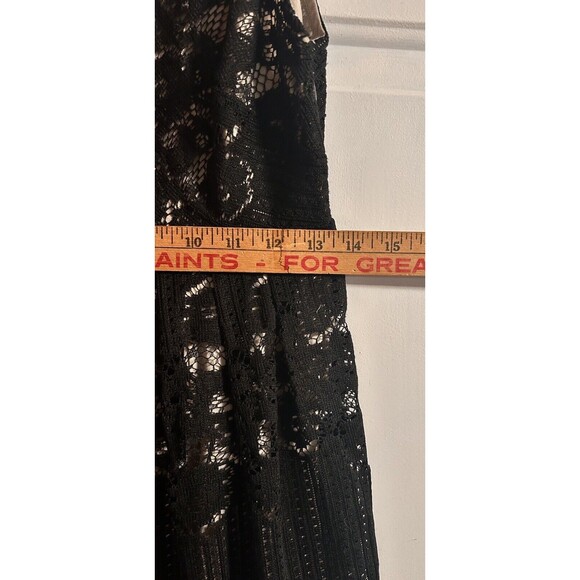 Free People Fit & Flare Black Lace Dress Cut Out Back Lined Sleeveless Size 0 - Picture 13 of 13